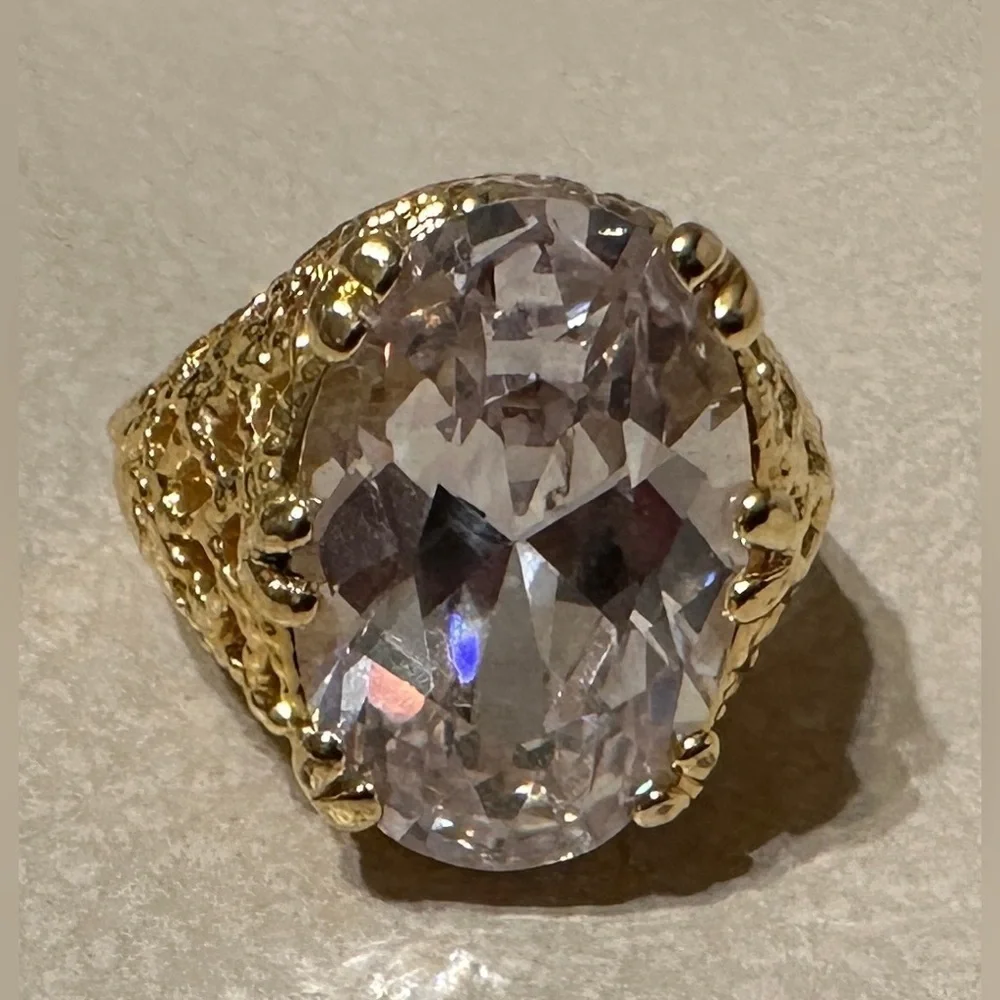 Vintage-Style Gold Ring with Oversized Faceted Crystal